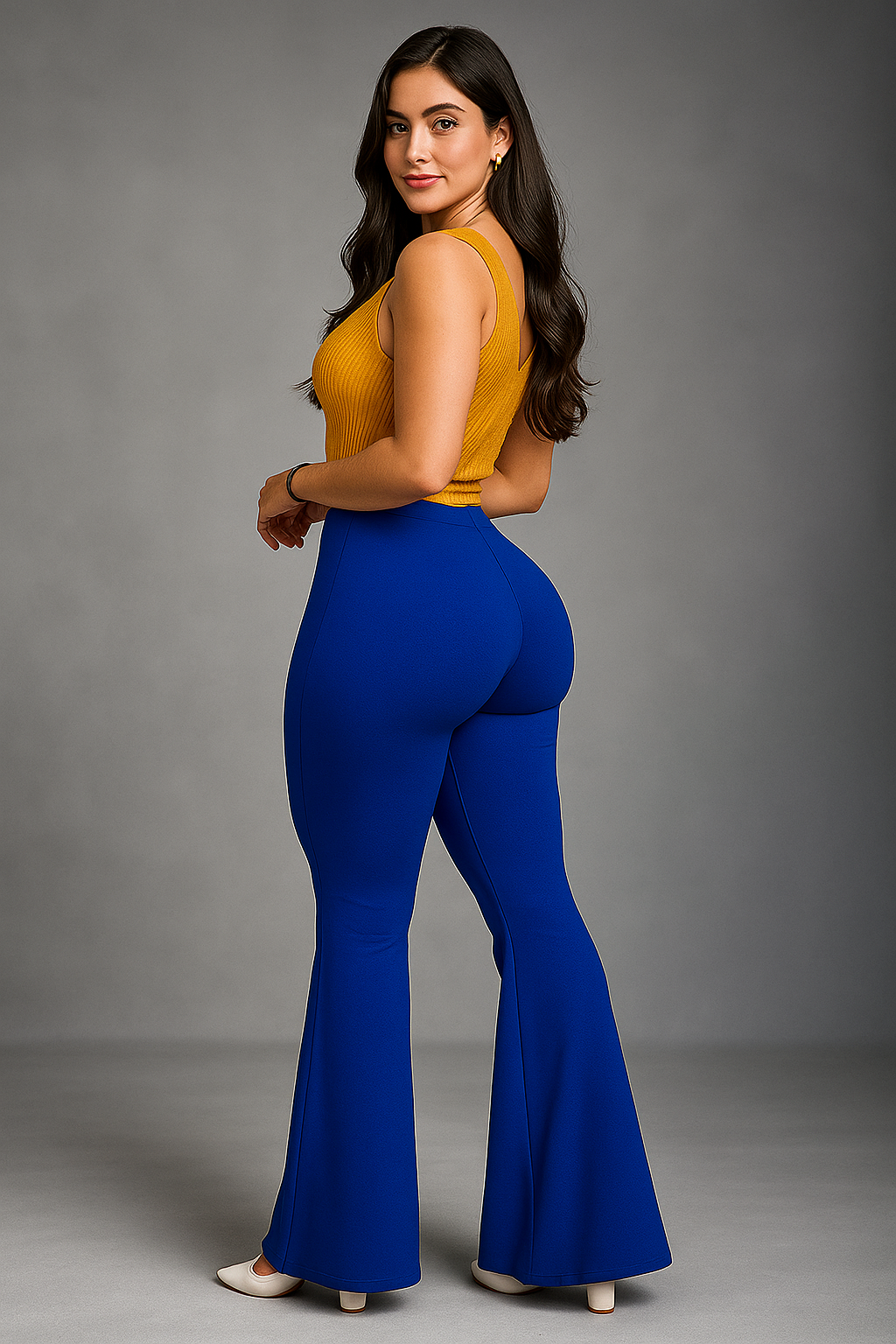 Leggins bota campana, REALZA  gluteo.  APLANA abdomen bajo con Faja Interna.